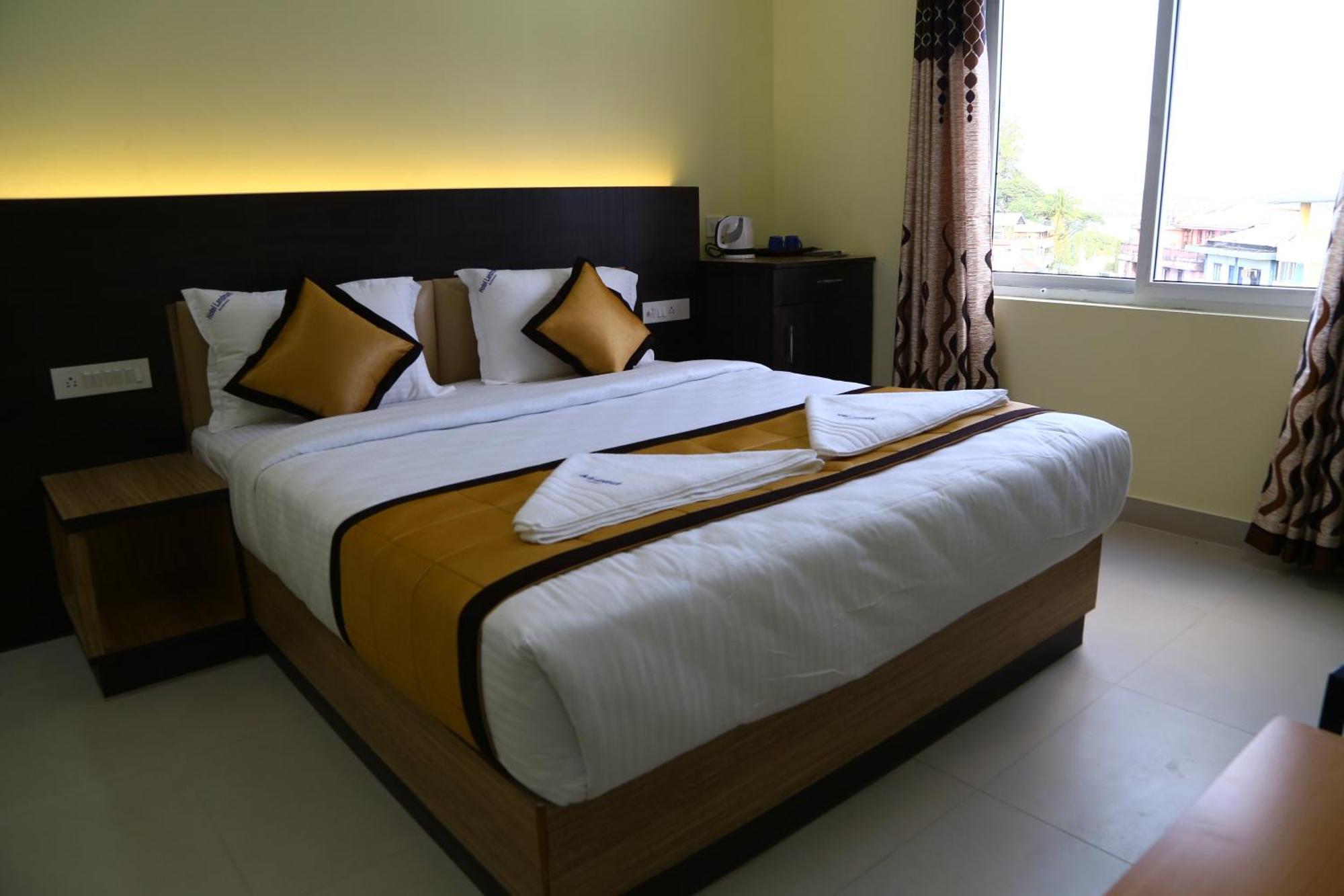 Hotel Landmark Port Blair Zewnętrze zdjęcie