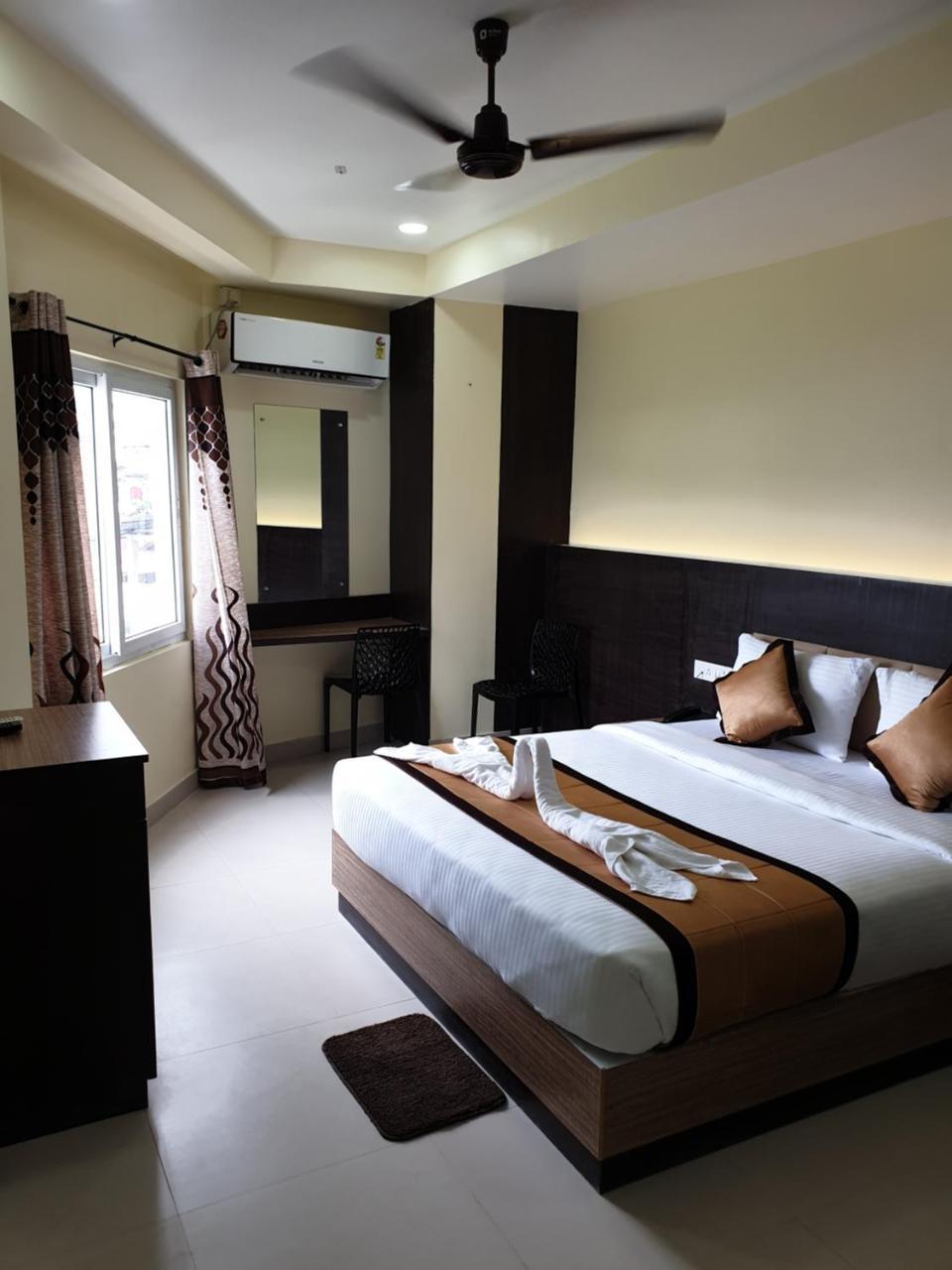 Hotel Landmark Port Blair Zewnętrze zdjęcie
